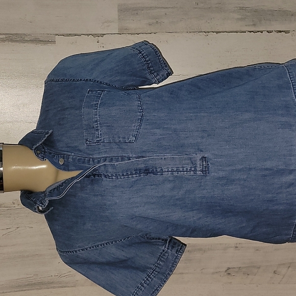 J. Crew Tops - J. CREW SHORT SLEEVE DENIM BLOUSE